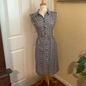 Cute lightweight summery dress. Monteau brand. Size Small.